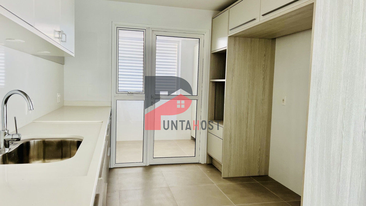 Apartamento ID.217 - Greenlife. 3 Dormitorios con 4 baños. OPORTUNIDAD.