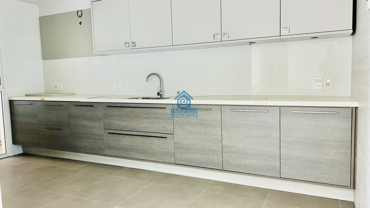 Apartamento ID.742 - Greenlife. 3 Dormitorios con 4 baños. OPORTUNIDAD.