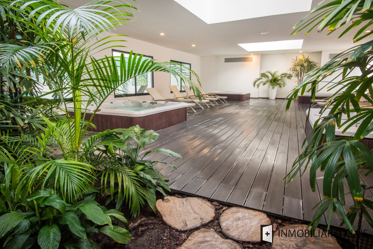 Apartamento ID.1373 - Venta de Apartamentos de 3 Dormitorios con 4 baños en Punta del Este con Piscinas, Cine, Spa, Barbacoas y más servicios