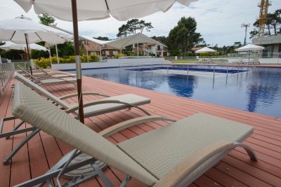  Venta de Apartamentos de 3 Dormitorios con 4 baños en Punta del Este con Piscinas, Cine, Spa, Barbacoas y más servicios