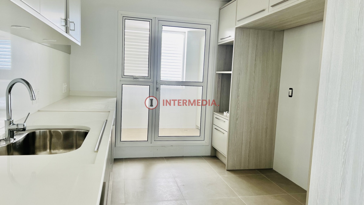 Apartamento ID.410 - Greenlife. 3 Dormitorios con 4 baños. OPORTUNIDAD.