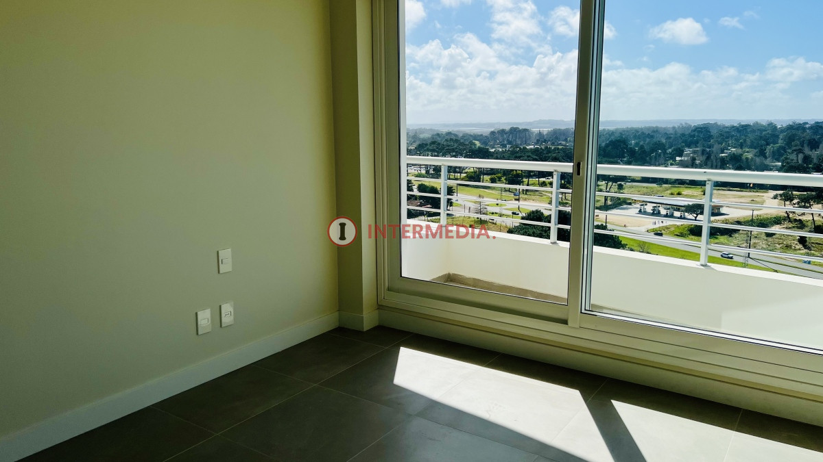 Apartamento ID.410 - Greenlife. 3 Dormitorios con 4 baños. OPORTUNIDAD.