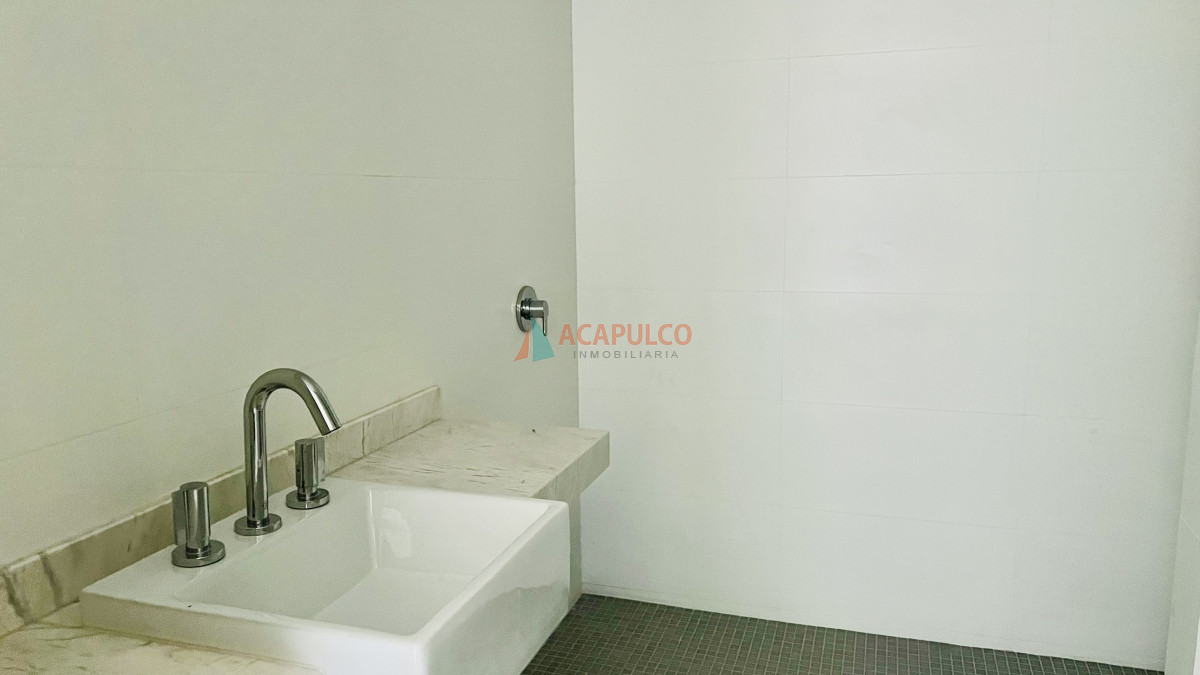 Apartamento Ref.4725/VENTA-APARTAMENTO-por-Ave.-Roosevelt---Punta-del-Este - VENTA APARTAMENTO por Ave. Roosevelt - Punta del Este