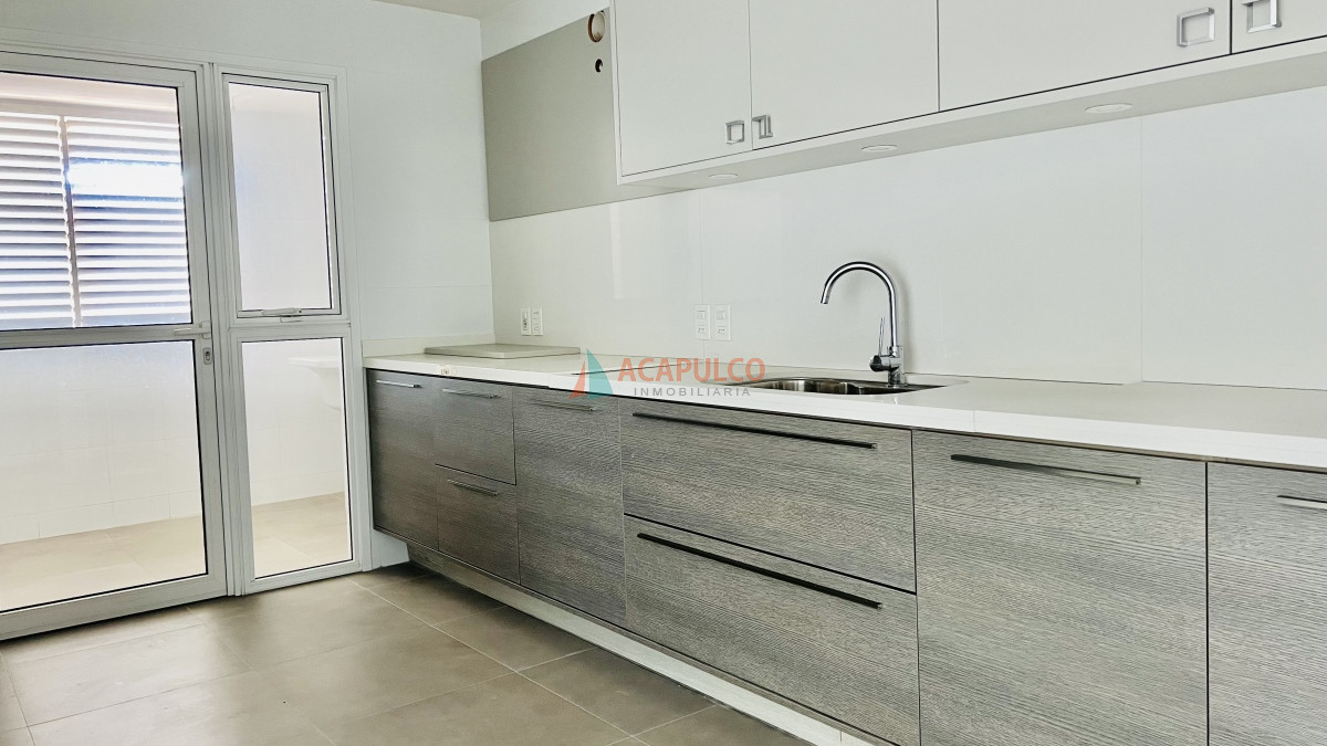 Apartamento Ref.4725/VENTA-APARTAMENTO-por-Ave.-Roosevelt---Punta-del-Este - VENTA APARTAMENTO por Ave. Roosevelt - Punta del Este
