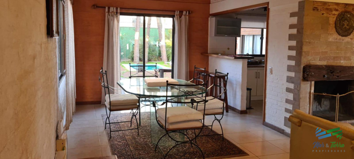 Casa ID.5384 - En venta Casa de 4 dormitorios en Playa Mansa, Punta del Este
