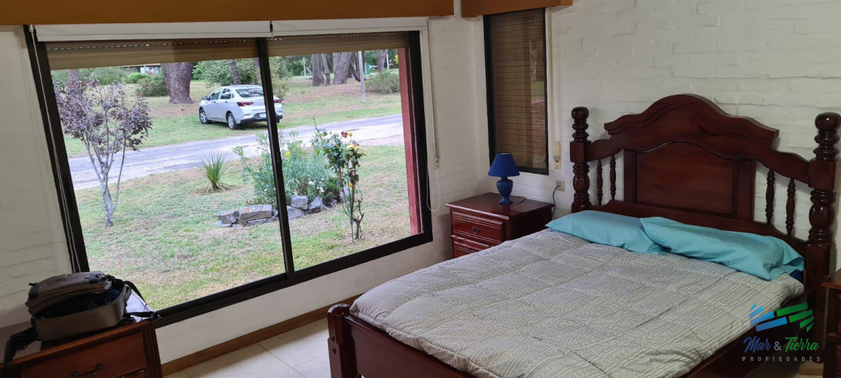 Casa ID.5384 - En venta Casa de 4 dormitorios en Playa Mansa, Punta del Este