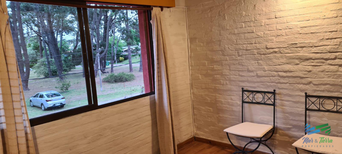 Casa ID.5384 - En venta Casa de 4 dormitorios en Playa Mansa, Punta del Este