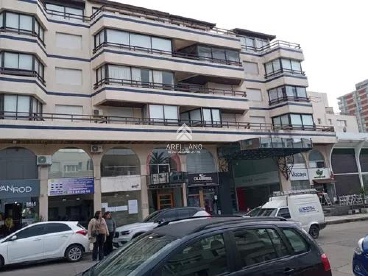 Apartamento ID.4464 - Venta apartamento 3 dormitorios 