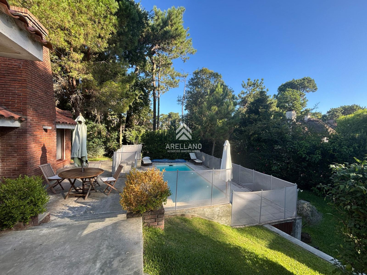 Casa ID.5318 - Casa de 3 dormitorios en pinares