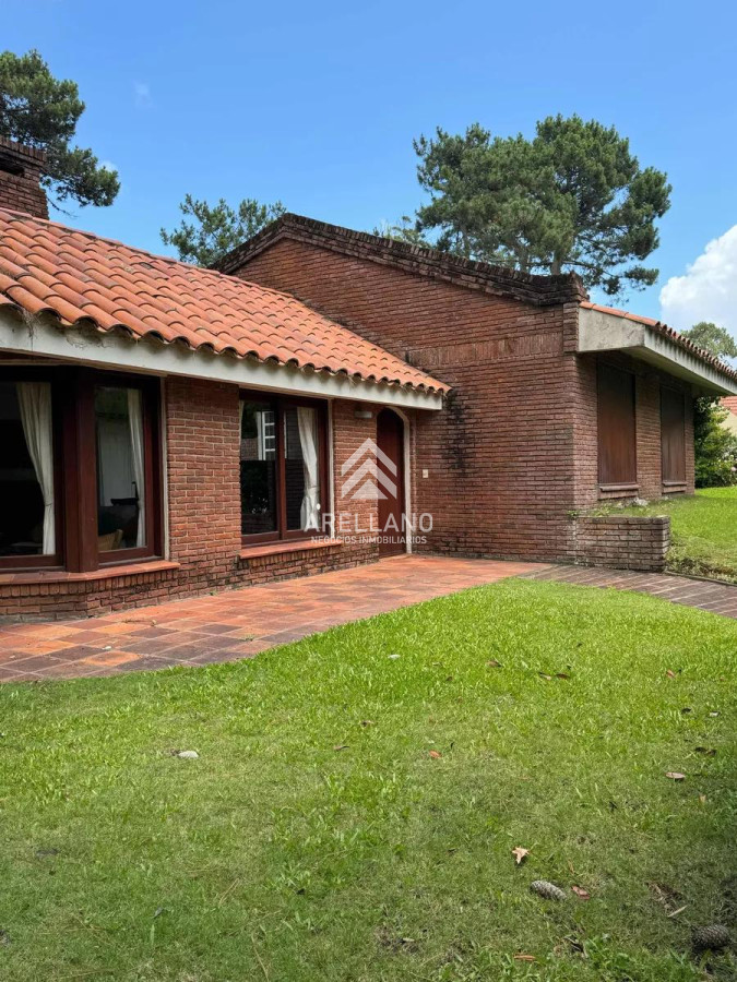 Casa ID.5318 - Casa de 3 dormitorios en pinares