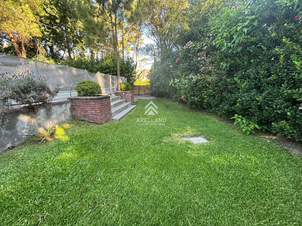 Casa ID.5318 - Casa de 3 dormitorios en pinares