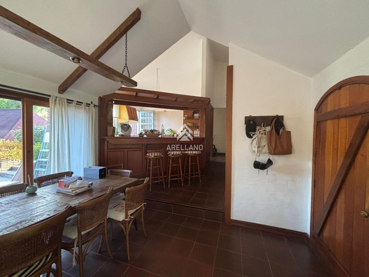 Casa ID.5318 - Casa de 3 dormitorios en pinares