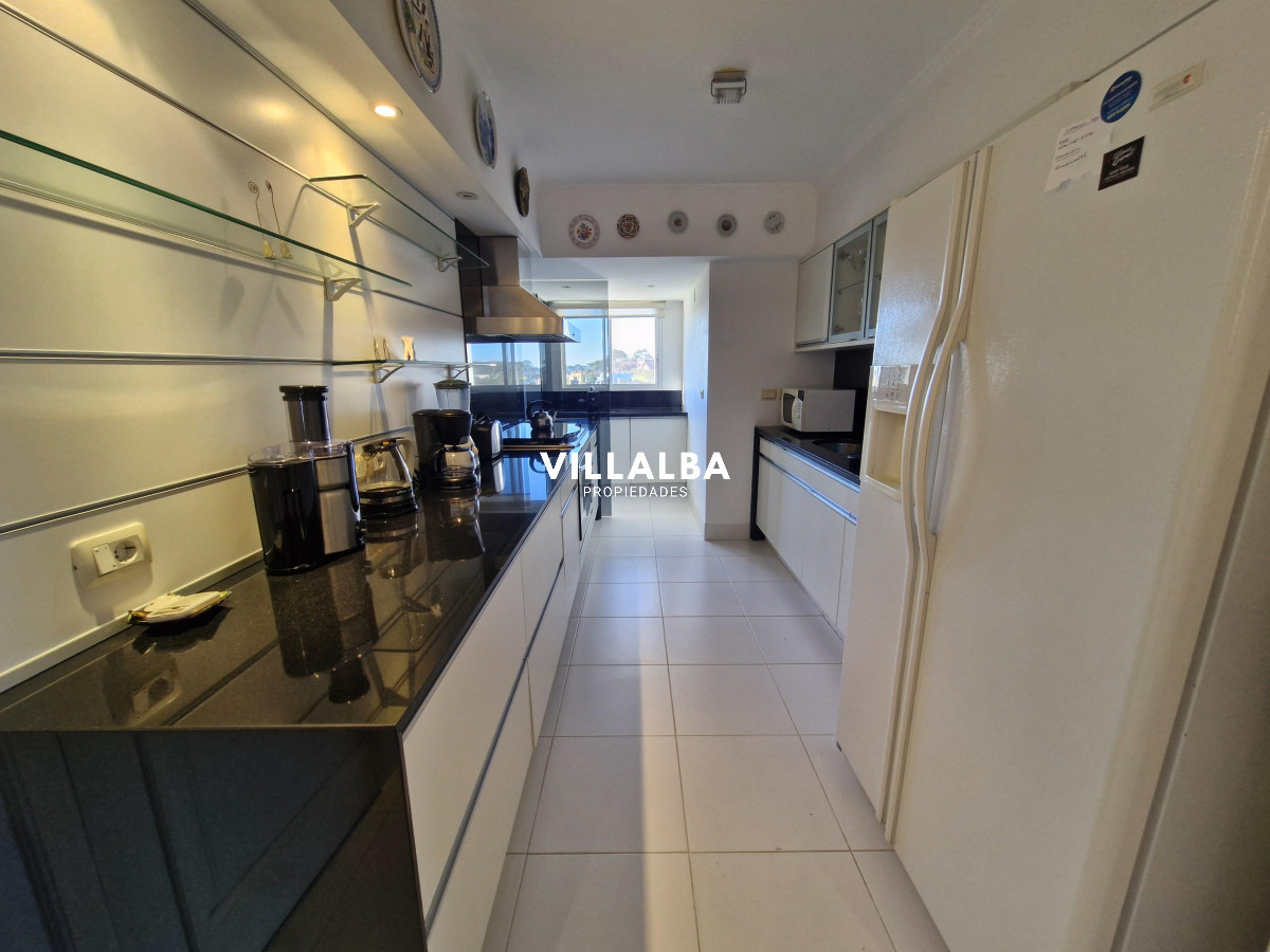 Apartamento ID.3989 - Apartamento en Punta del Este. Parada 32 de Playa Brava