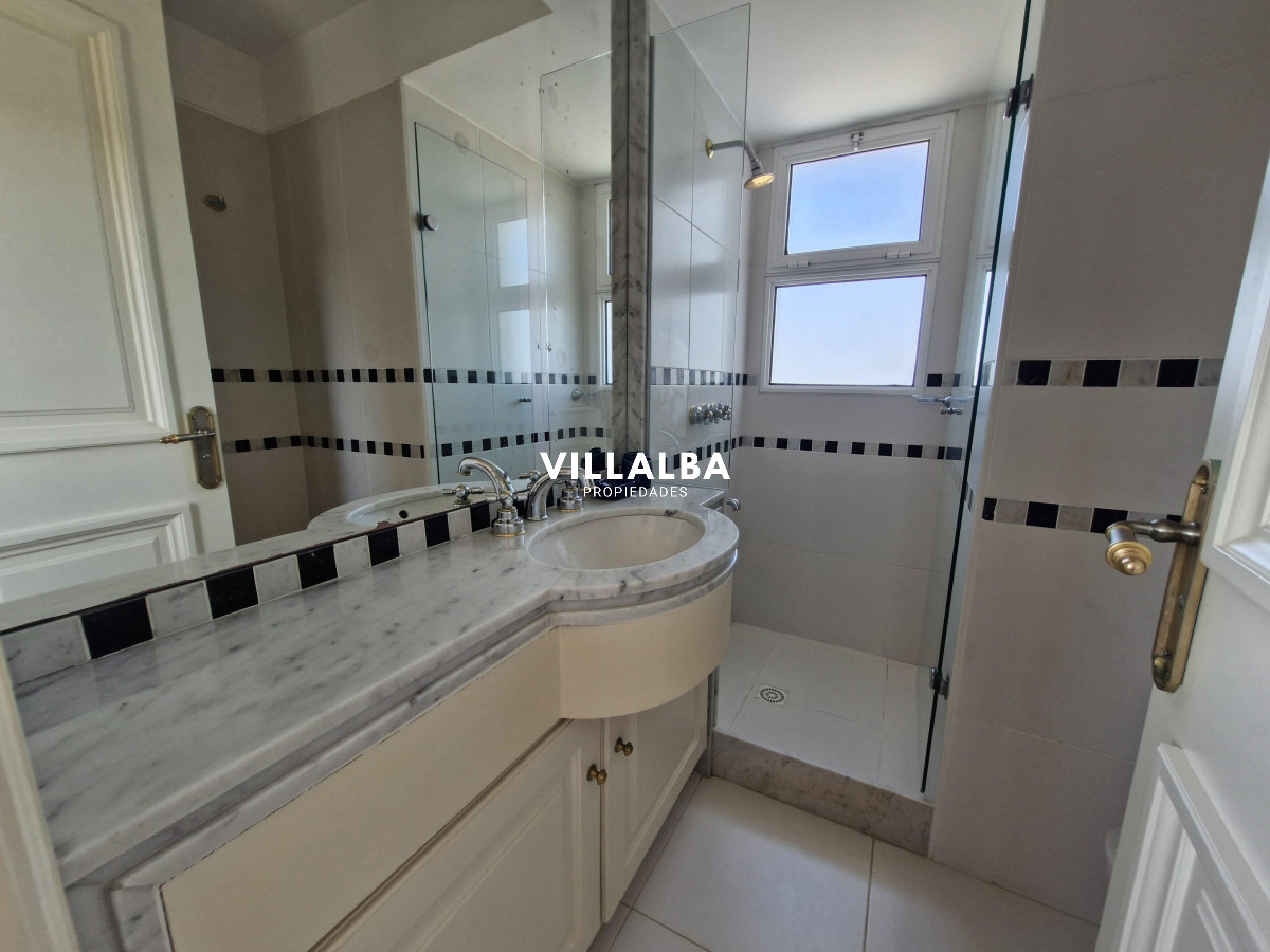 Apartamento ID.3989 - Apartamento en Punta del Este. Parada 32 de Playa Brava