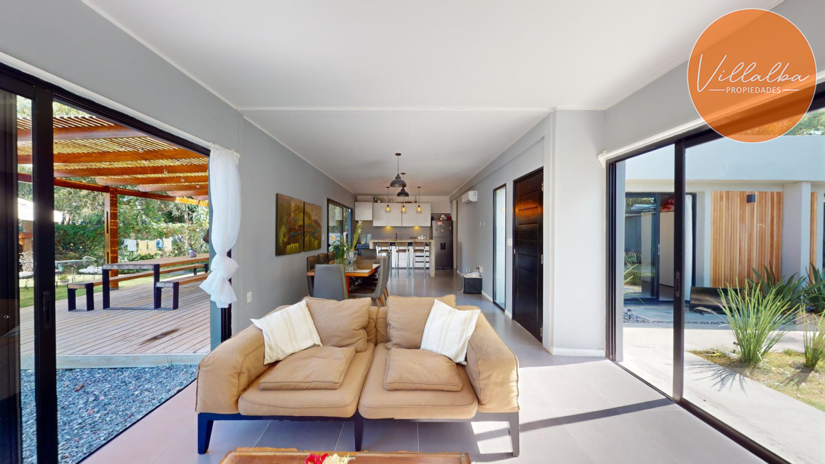 Apartamento ID.3308 - Casa en La Barra. A estrenar. 3 dormitorios y 2 baños