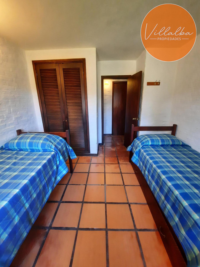 Apartamento ID.3260 - Casa en Pinares. 3 dormitorios, piscina y 1000 m2 de terreno