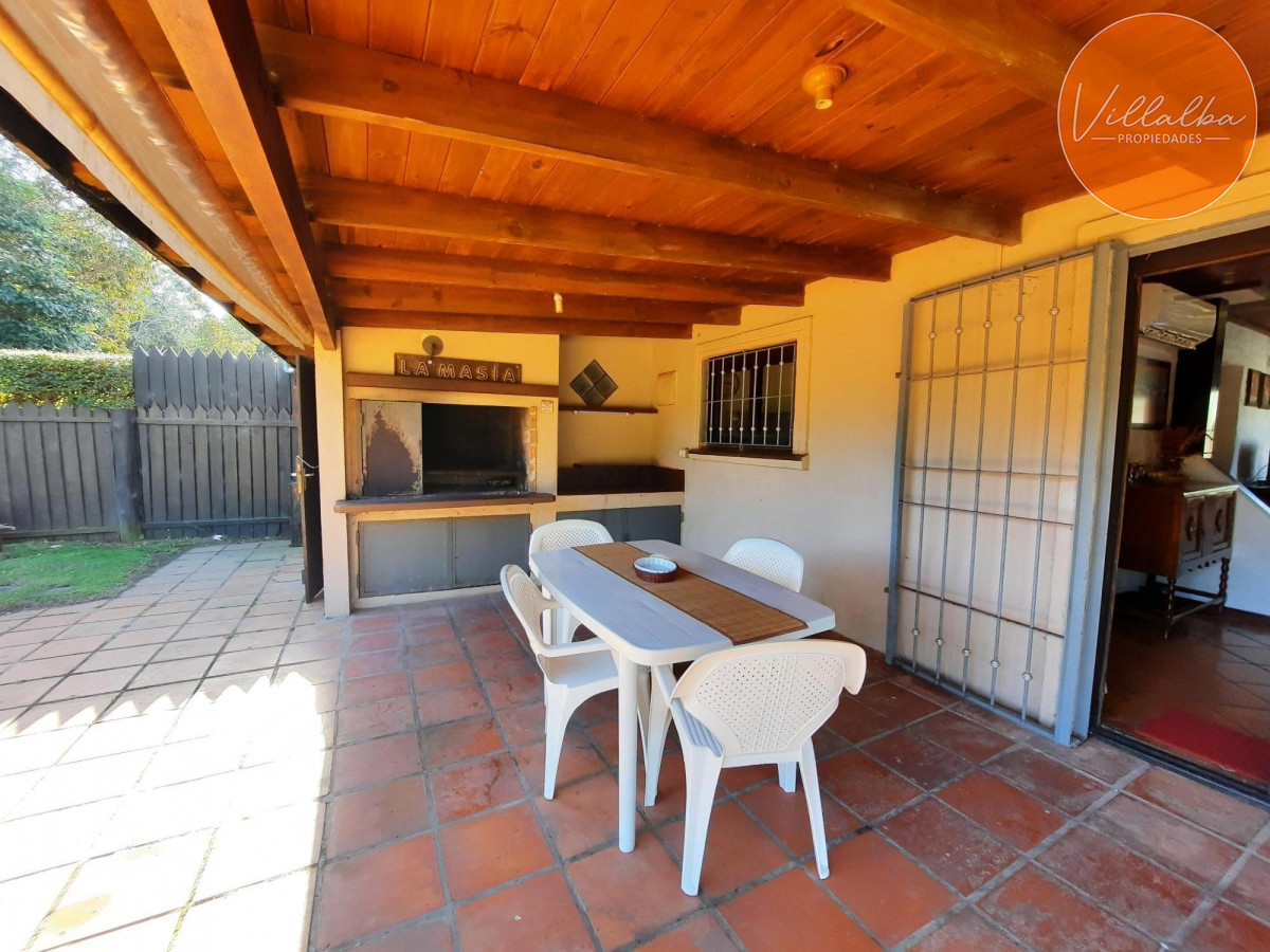 Apartamento ID.3260 - Casa en Pinares. 3 dormitorios, piscina y 1000 m2 de terreno