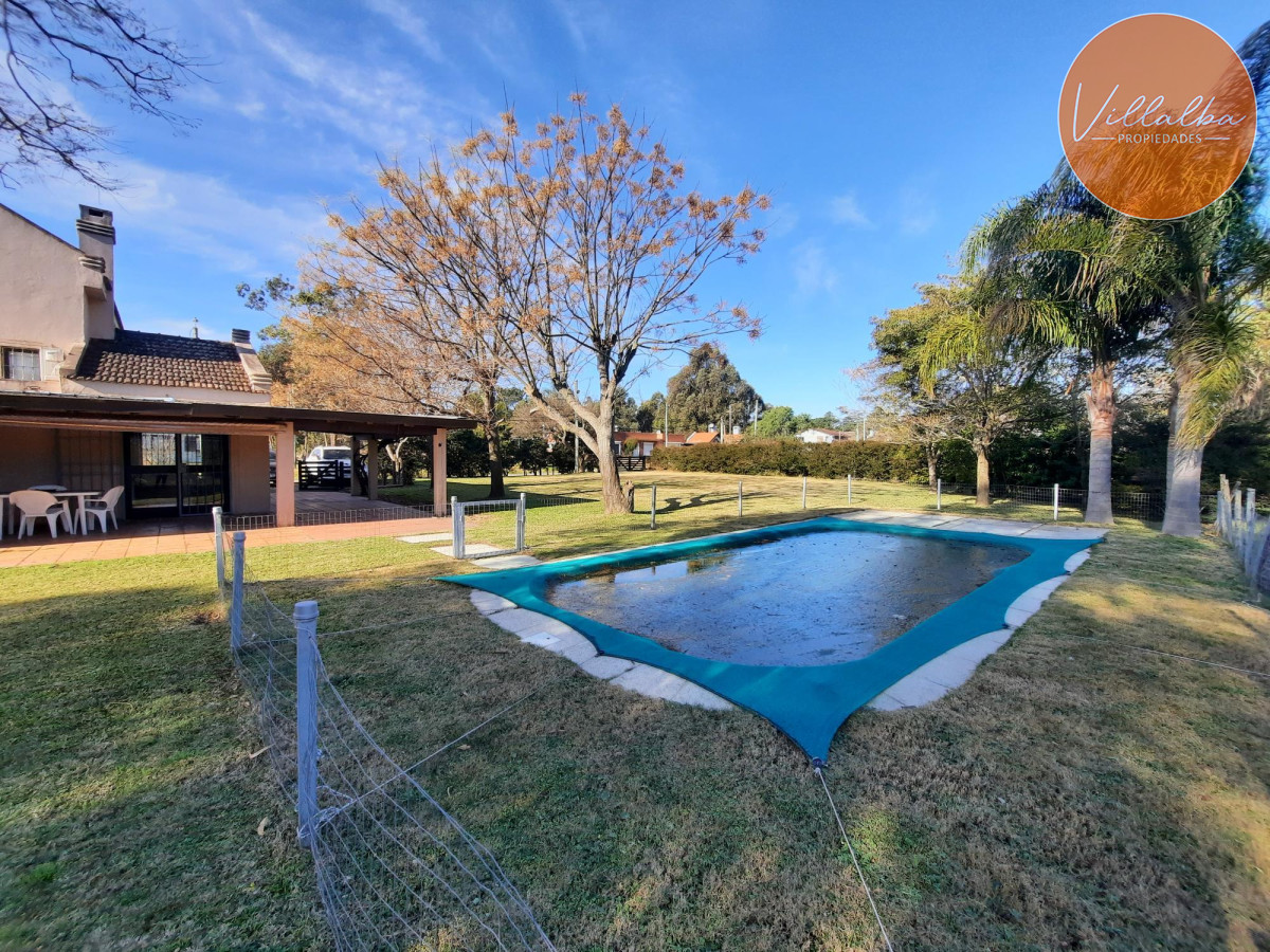 Apartamento ID.3260 - Casa en Pinares. 3 dormitorios, piscina y 1000 m2 de terreno