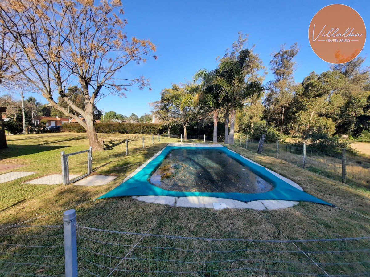 Apartamento ID.3260 - Casa en Pinares. 3 dormitorios, piscina y 1000 m2 de terreno