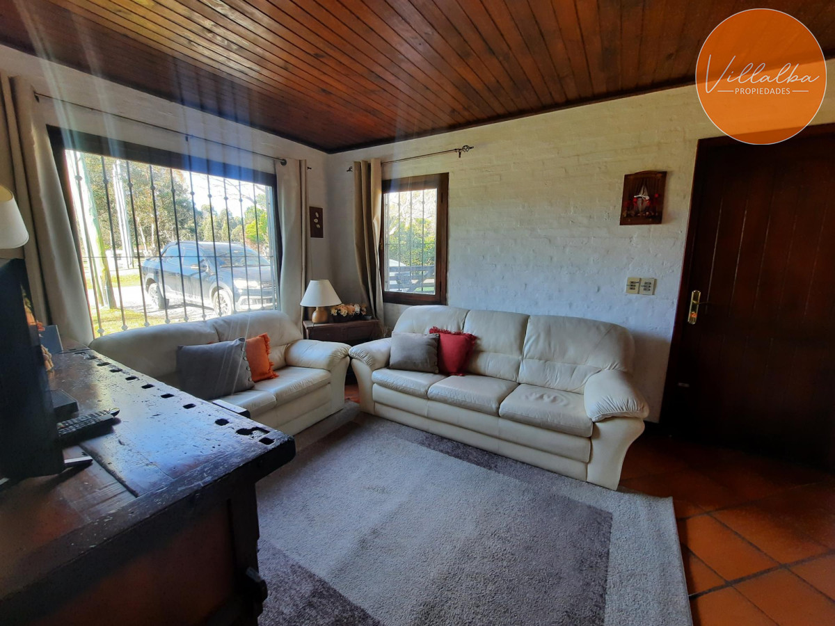 Apartamento ID.3260 - Casa en Pinares. 3 dormitorios, piscina y 1000 m2 de terreno