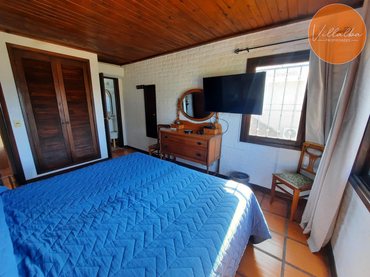 Apartamento ID.3260 - Casa en Pinares. 3 dormitorios, piscina y 1000 m2 de terreno