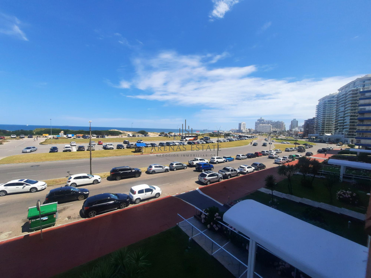 Apartamento ID.3753 - Apartamento - Punta del Este. 1 dormitorio y medio. Vista al mar