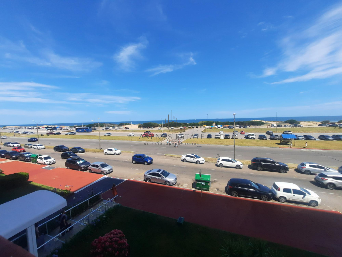 Apartamento ID.3753 - Apartamento - Punta del Este. 1 dormitorio y medio. Vista al mar