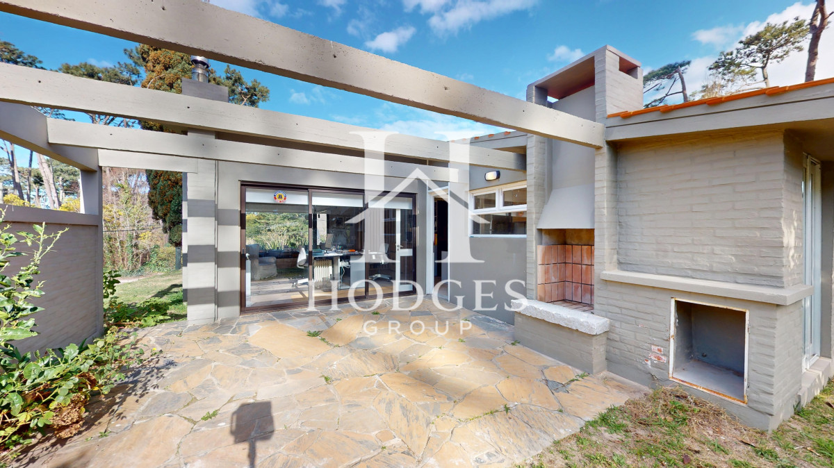 Casa ID.207 - Casa en Punta del Este. 3 dormitorios y garaje. Reciclada