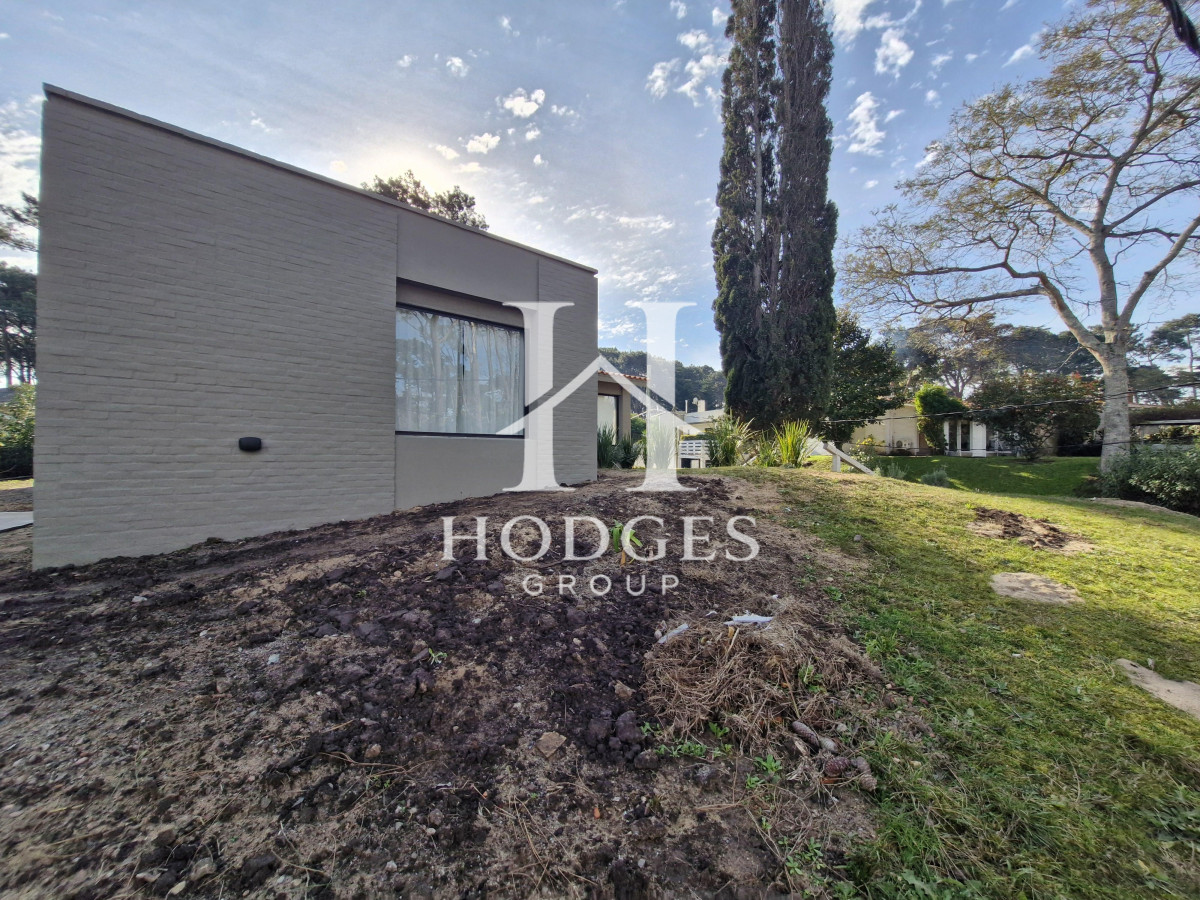 Casa ID.207 - Casa en Punta del Este. 3 dormitorios y garaje. Reciclada