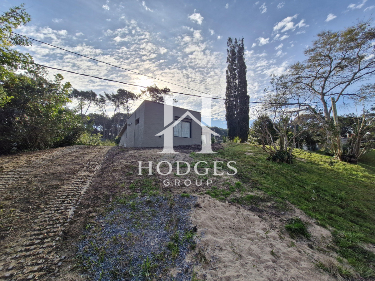 Casa ID.207 - Casa en Punta del Este. 3 dormitorios y garaje. Reciclada