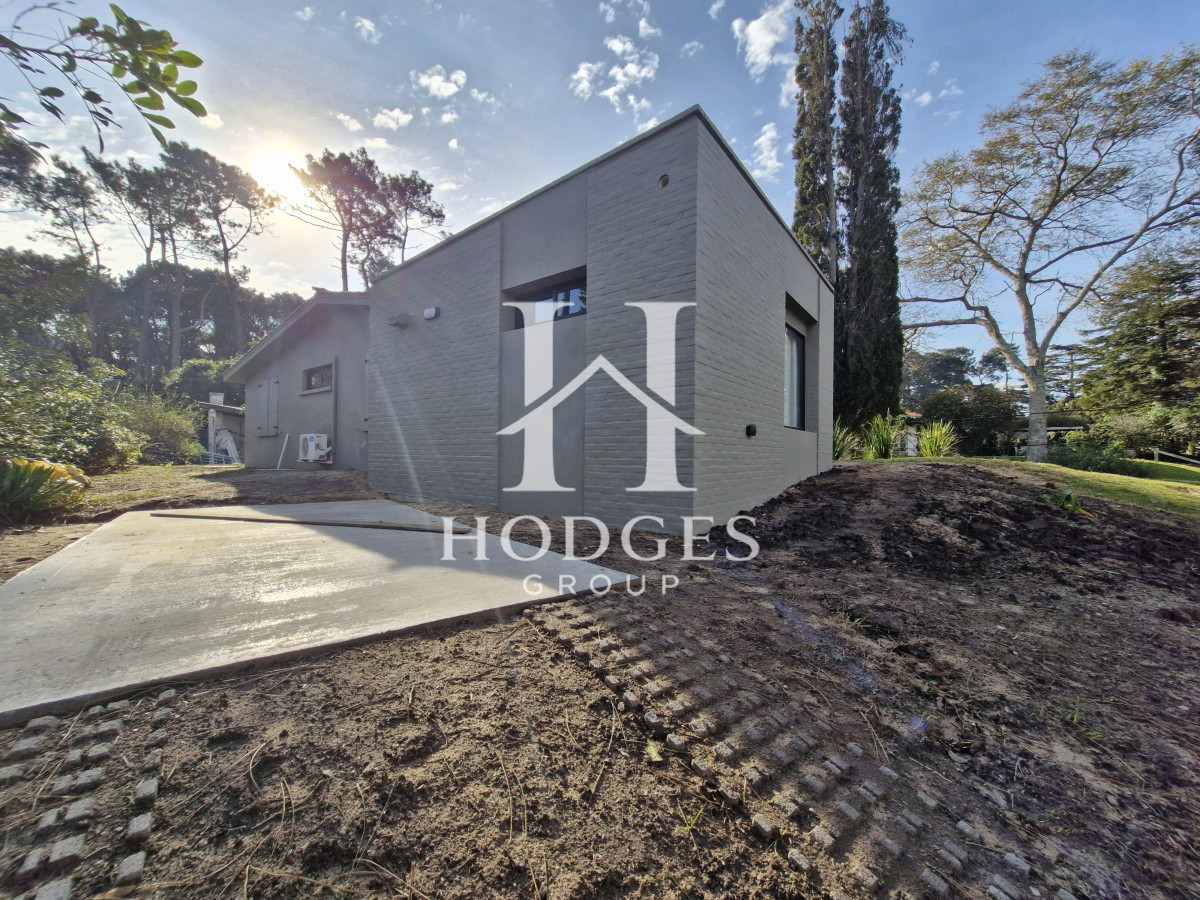 Casa ID.207 - Casa en Punta del Este. 3 dormitorios y garaje. Reciclada