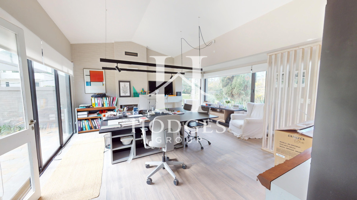 Casa ID.207 - Casa en Punta del Este. 3 dormitorios y garaje. Reciclada