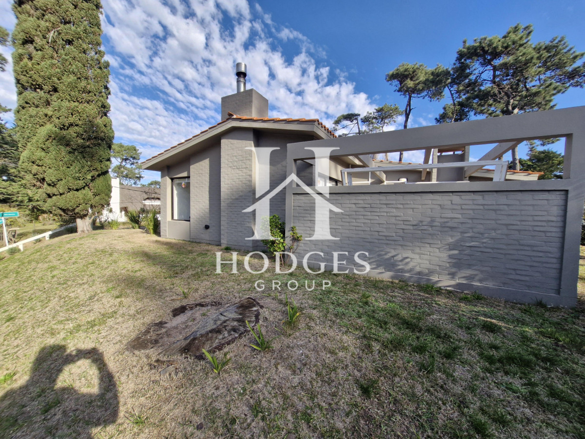 Casa ID.207 - Casa en Punta del Este. 3 dormitorios y garaje. Reciclada