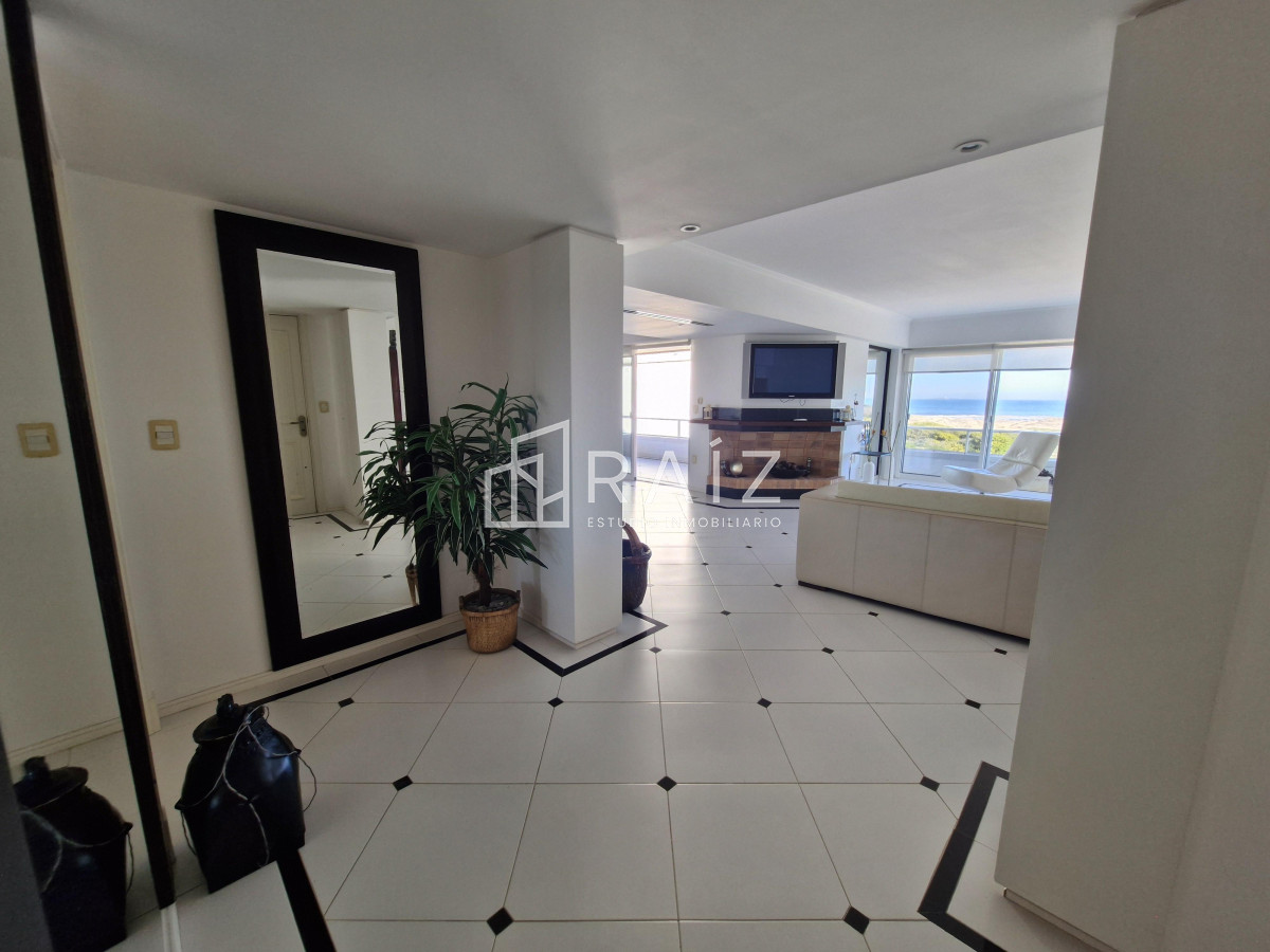 Apartamento ID.11363 - VENTA APARTAMENTO 4 DORMITORIOS PLAYA BRAVA