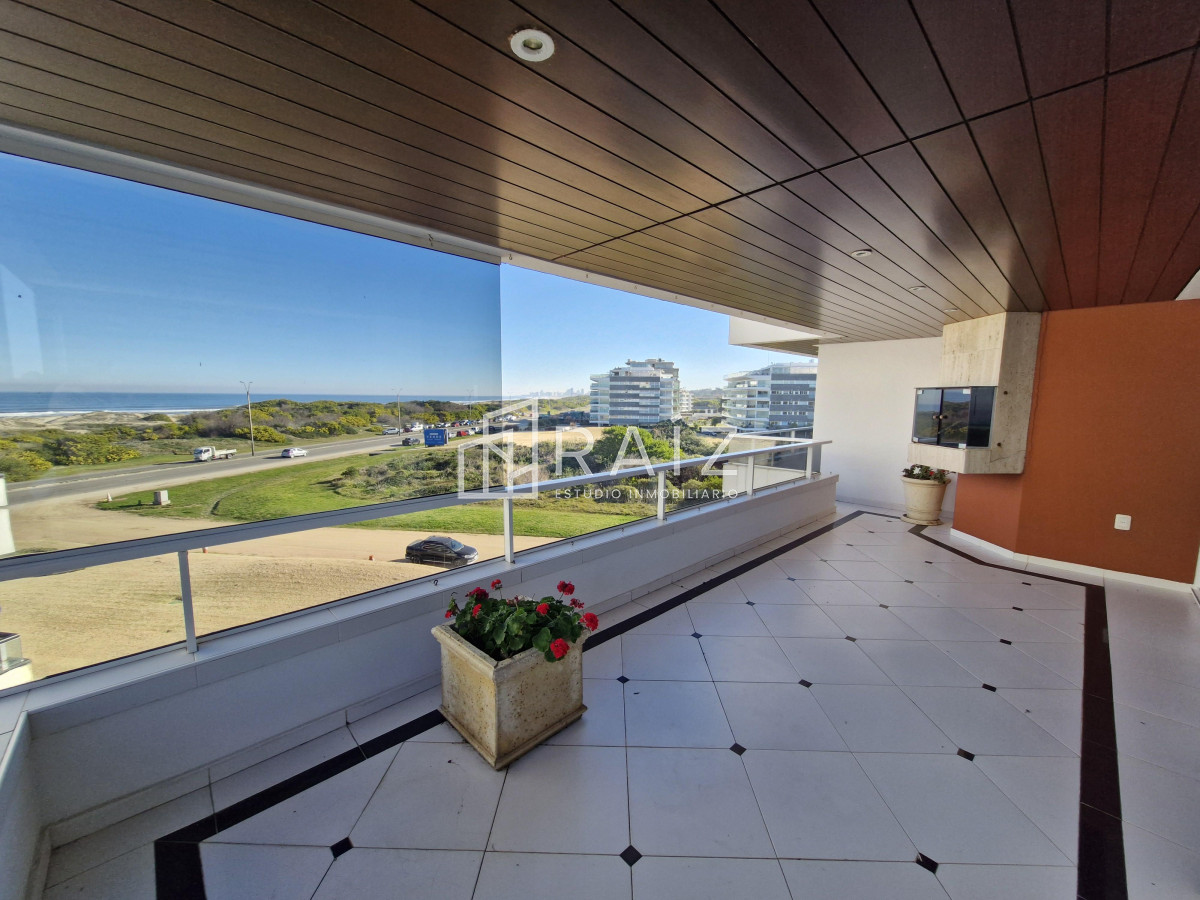 Apartamento ID.11363 - VENTA APARTAMENTO 4 DORMITORIOS PLAYA BRAVA