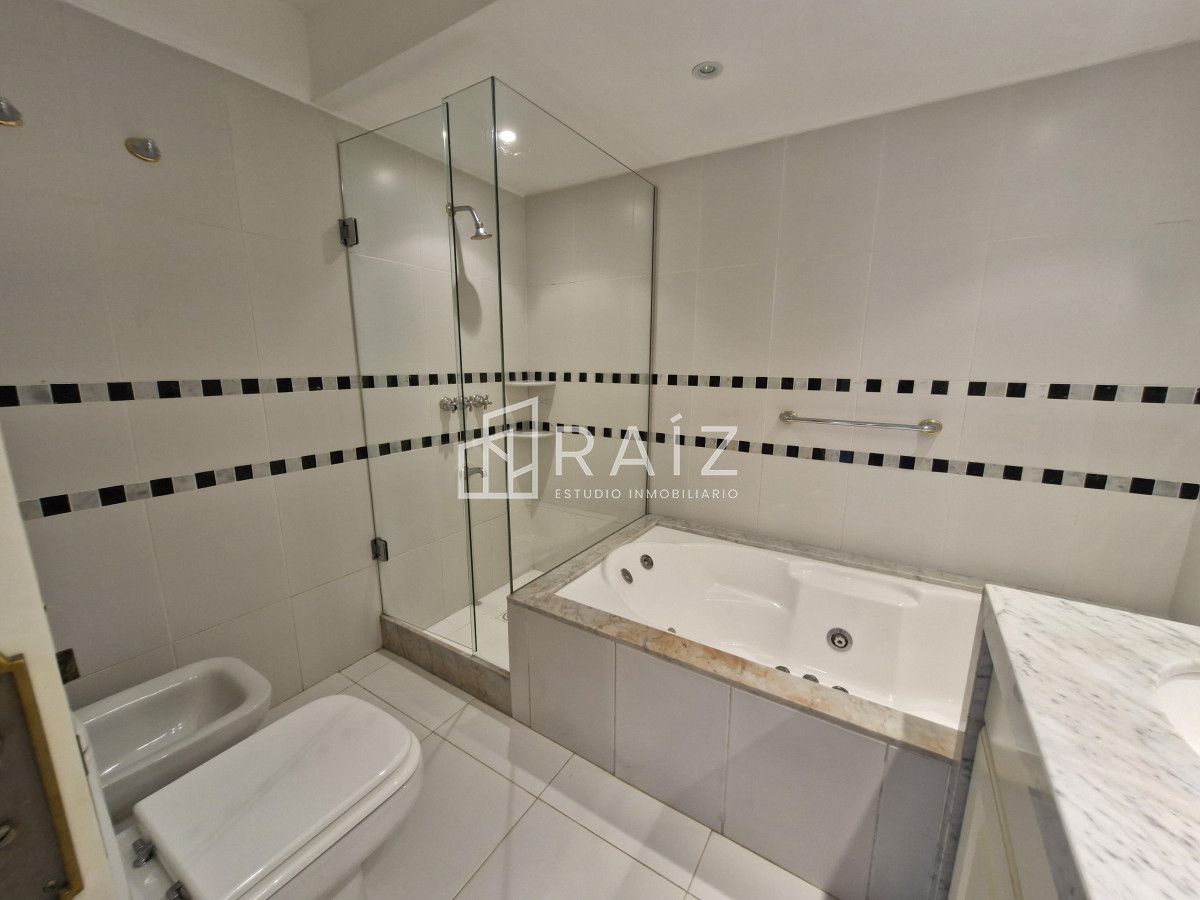 Apartamento ID.11363 - VENTA APARTAMENTO 4 DORMITORIOS PLAYA BRAVA