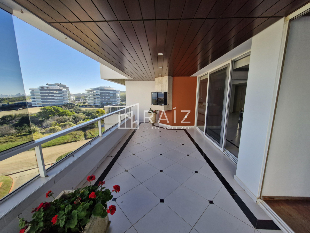 Apartamento ID.11363 - VENTA APARTAMENTO 4 DORMITORIOS PLAYA BRAVA