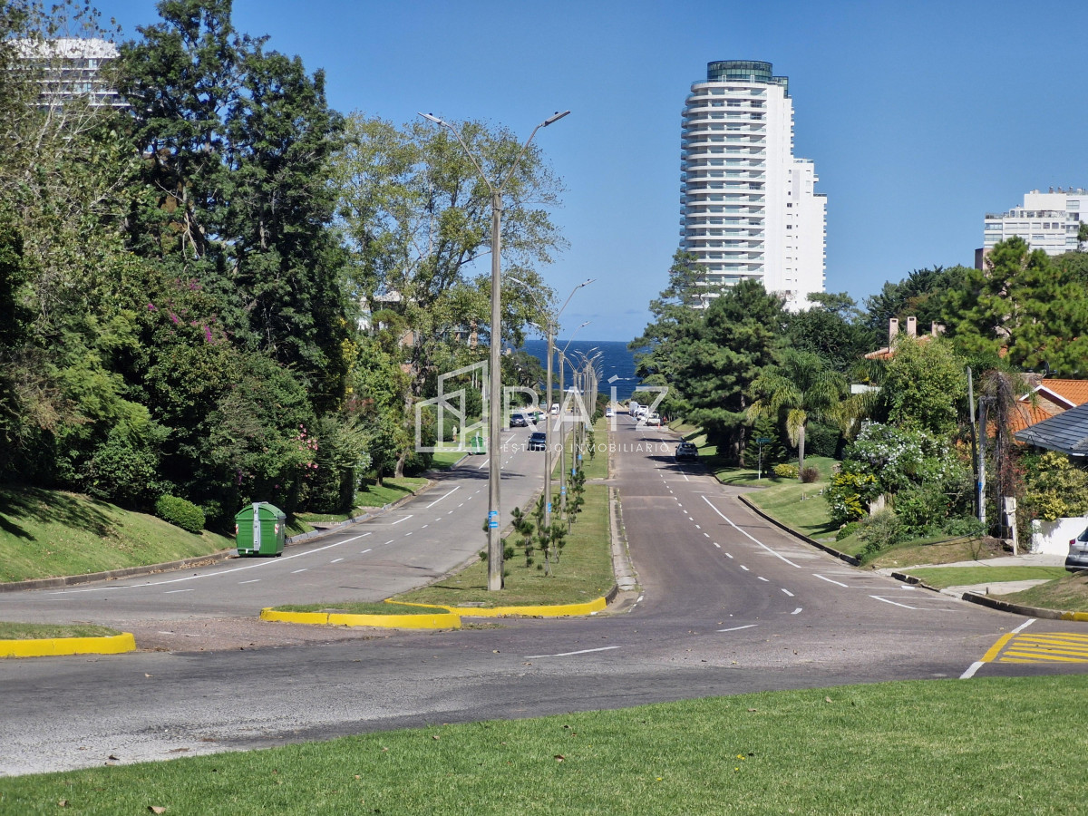 Apartamento ID.11792 - VENTA APARTAMENTO 2 DORMITORIOS PLAYA MANSA