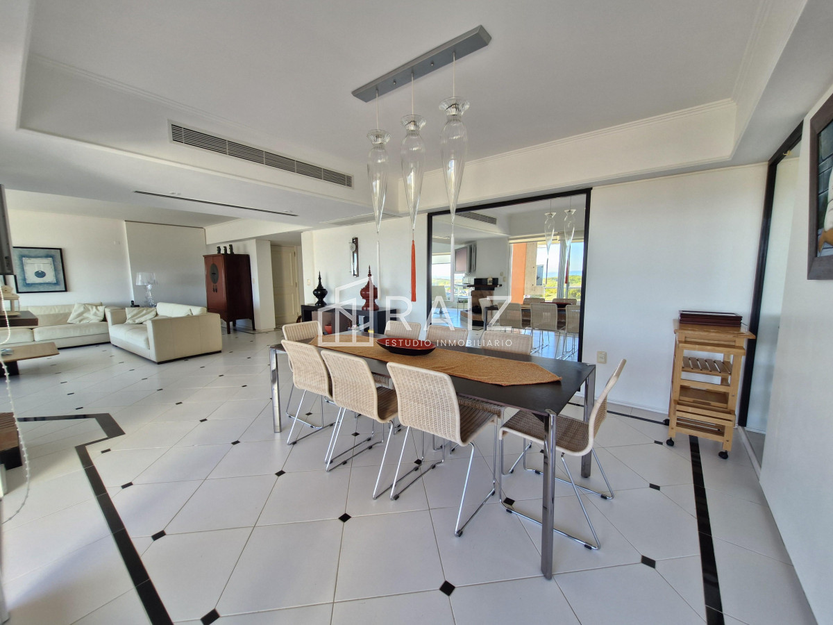 Apartamento ID.11363 - VENTA APARTAMENTO 4 DORMITORIOS PLAYA BRAVA