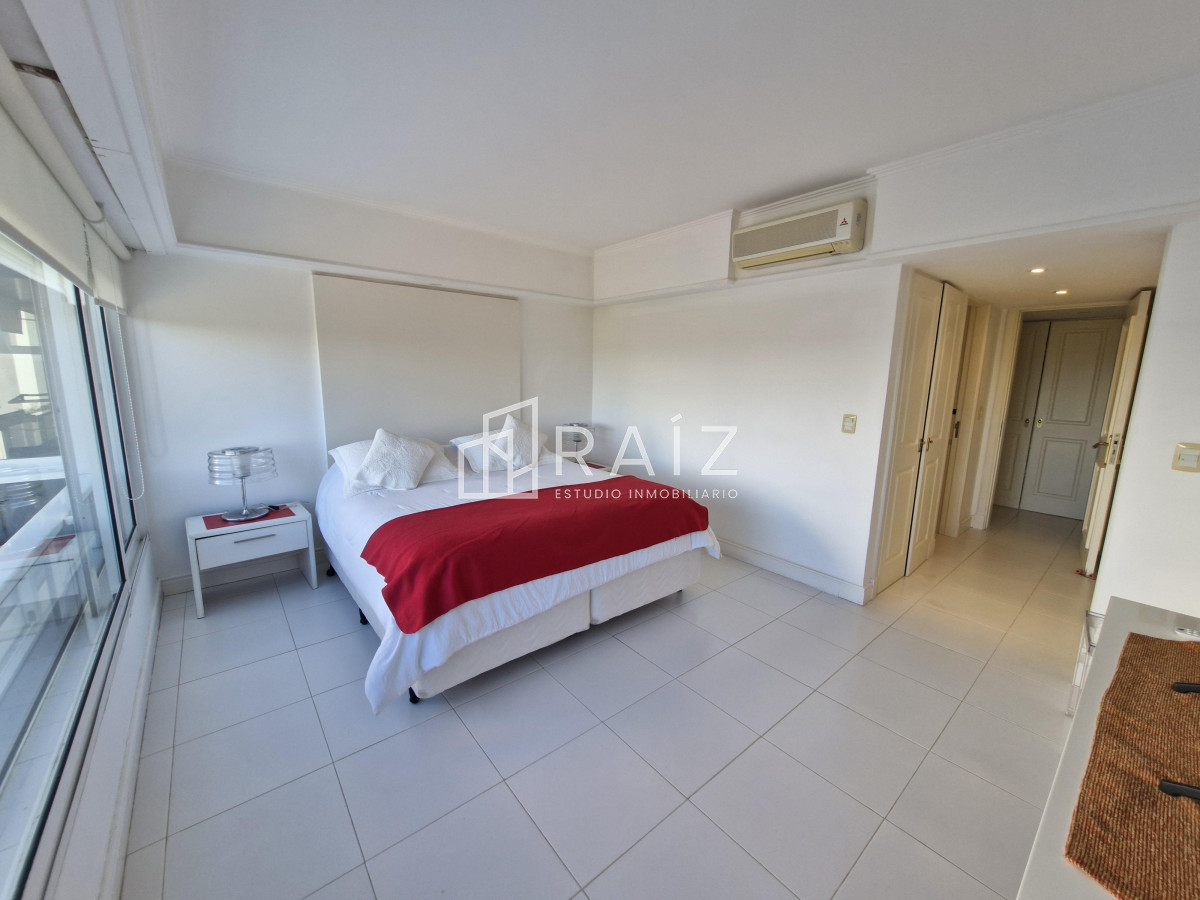Apartamento ID.11363 - VENTA APARTAMENTO 4 DORMITORIOS PLAYA BRAVA