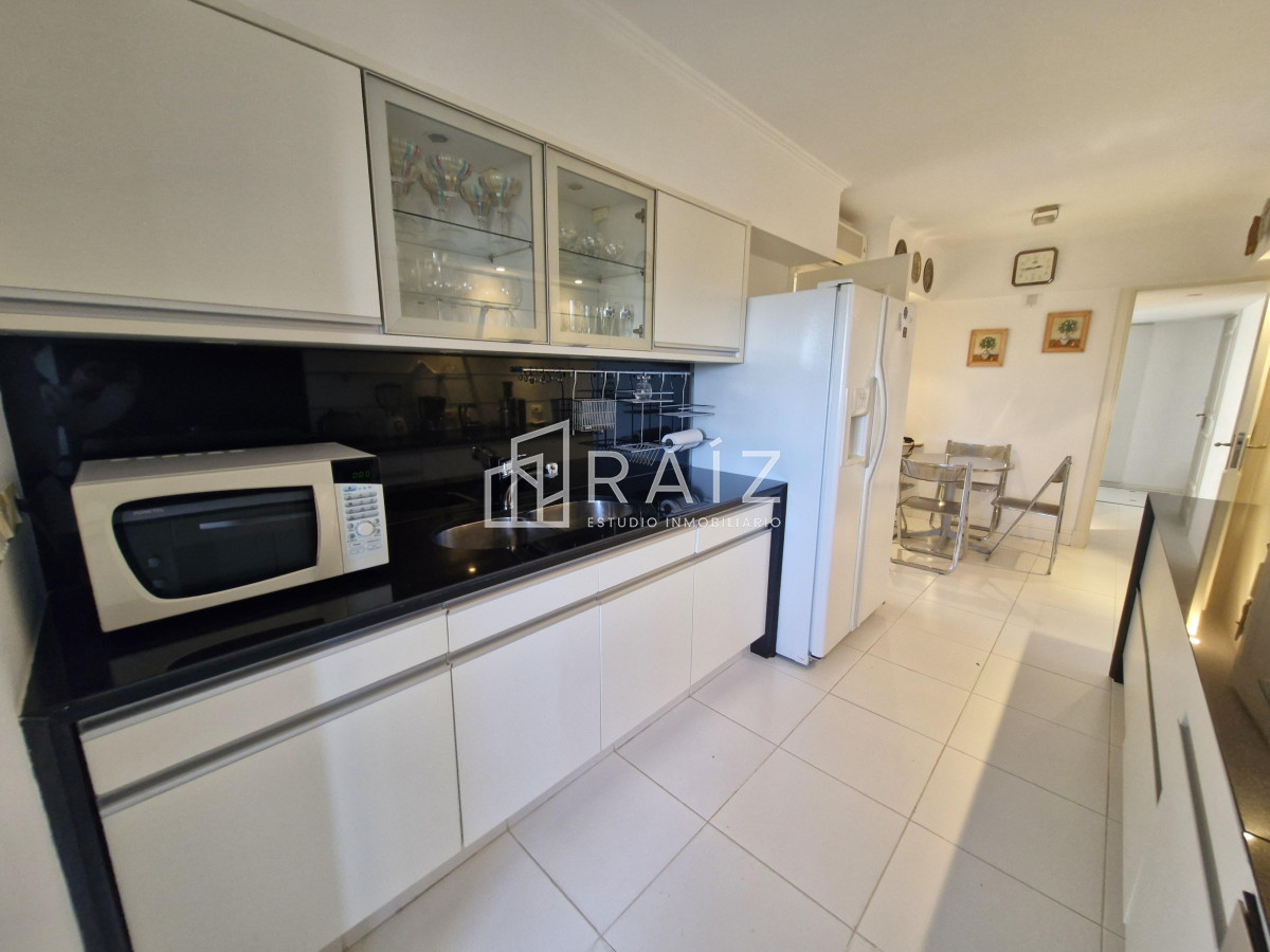 Apartamento ID.11363 - VENTA APARTAMENTO 4 DORMITORIOS PLAYA BRAVA