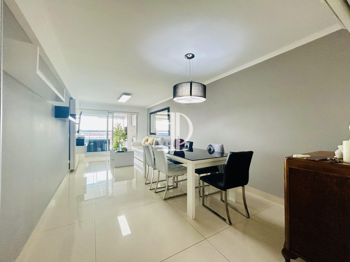 Apartamento ID.1250 - Vendo apartamento de 2 dormitorios en Playa Mansa Punta del Este