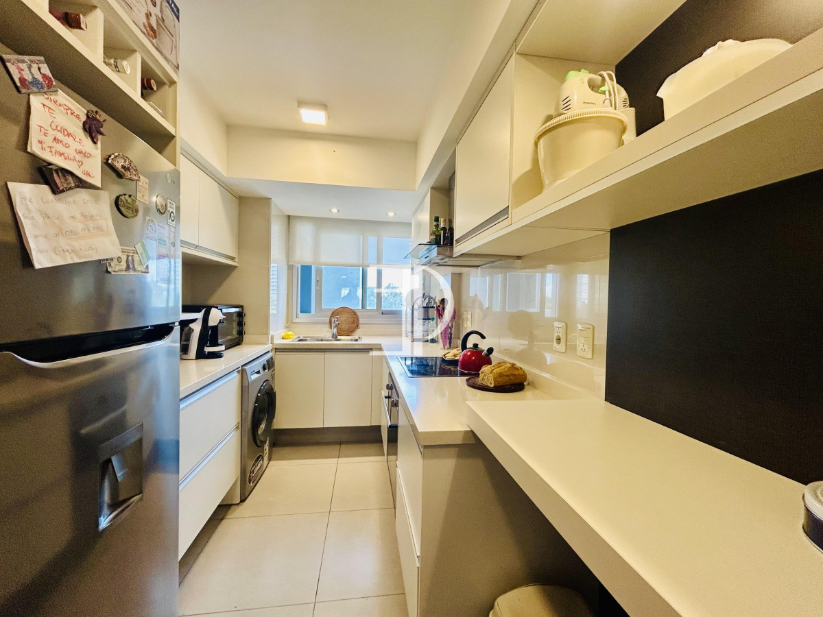 Apartamento ID.1250 - Vendo apartamento de 2 dormitorios en Playa Mansa Punta del Este
