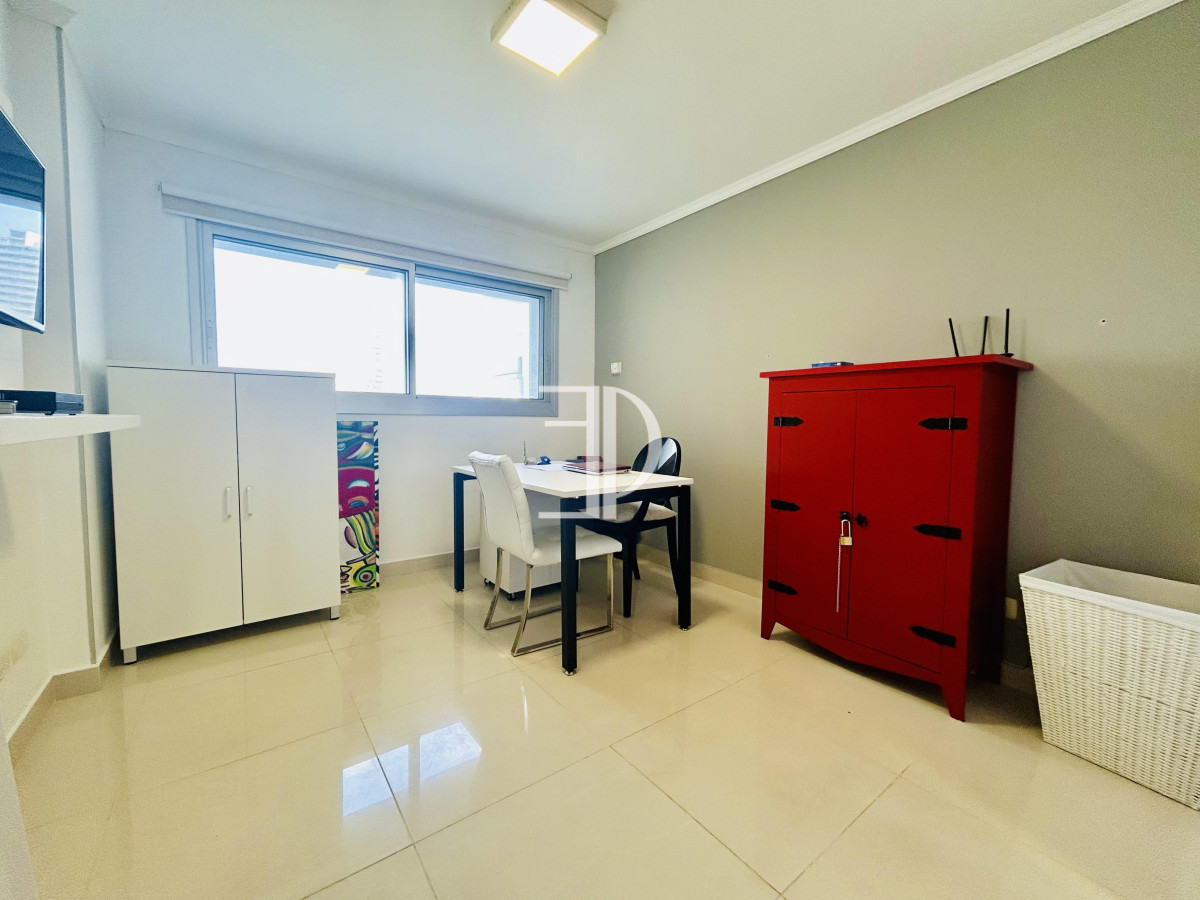 Apartamento ID.1250 - Vendo apartamento de 2 dormitorios en Playa Mansa Punta del Este