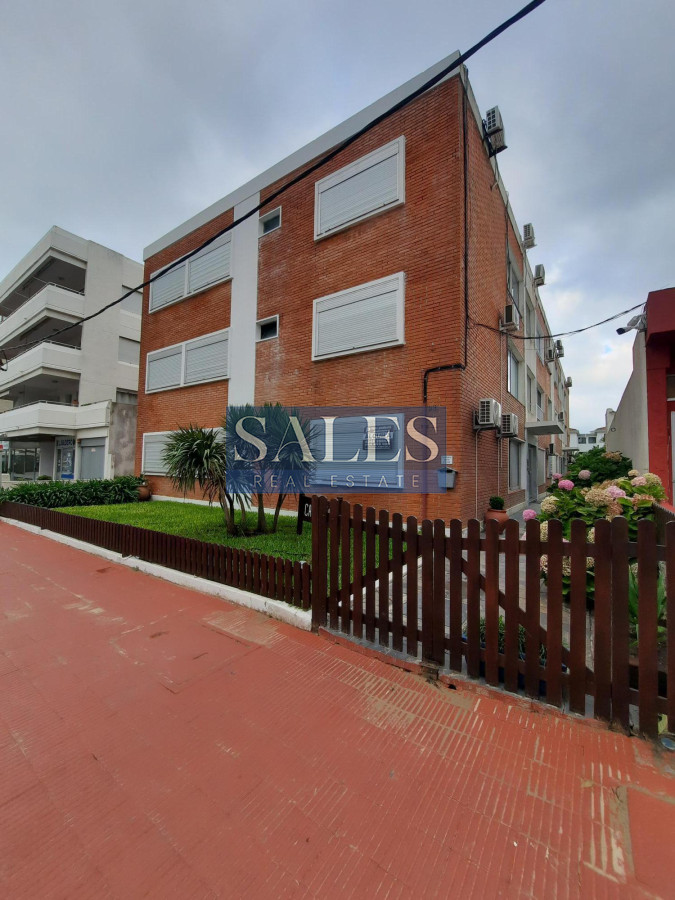 Apartamento ID.1004 - Apartamento - Punta del Este. 2 dormitorios, garaje y patio