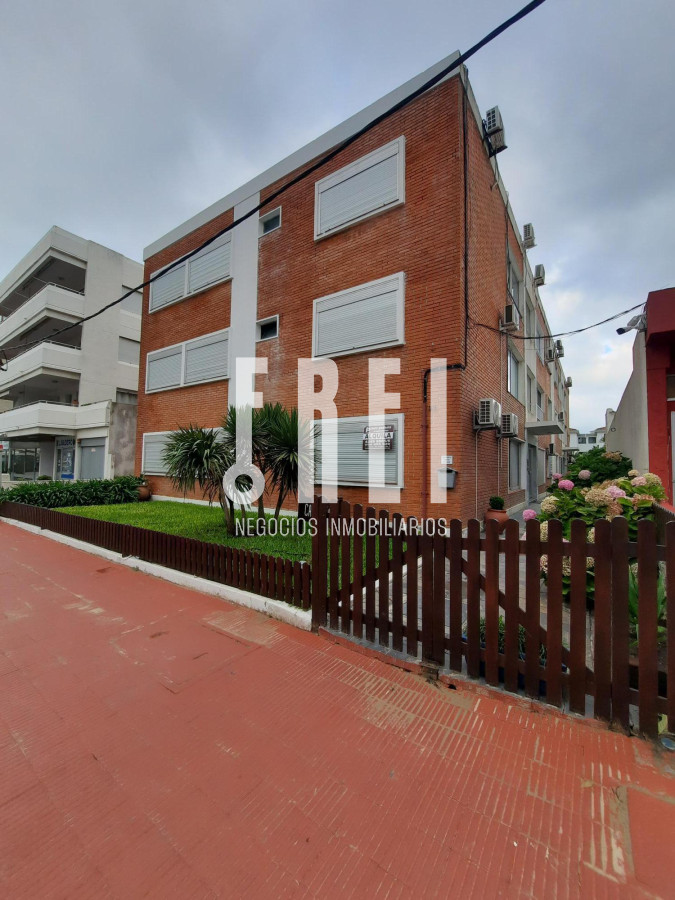 Apartamento ID.58 - Apartamento - Punta del Este. 2 dormitorios, garaje y patio