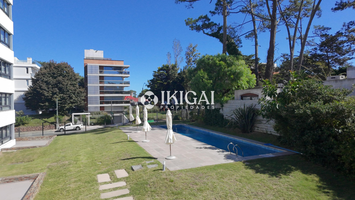Apartamento ID.1032 - Apartamento en Punta del Este. 2 dormitorios y cochera