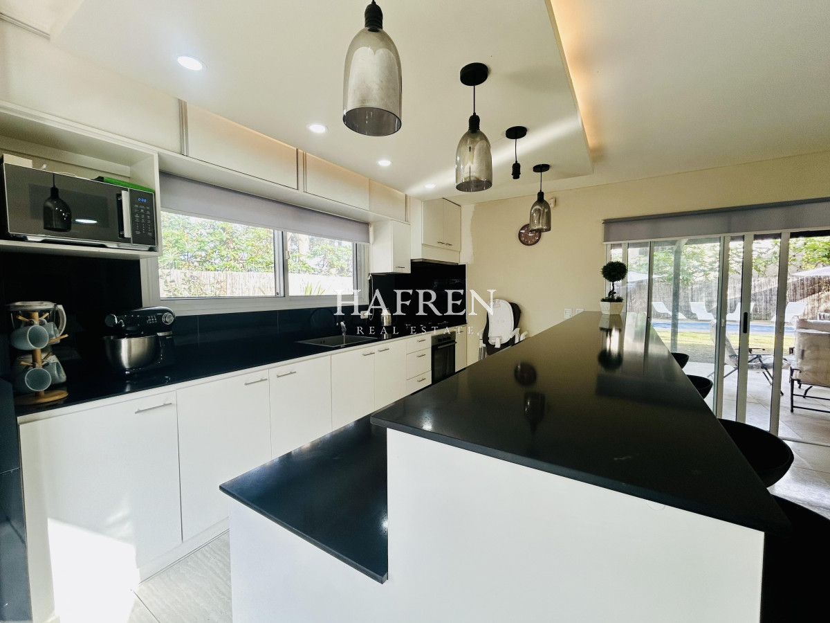 Casa ID.455 - Venta Casa Punta del Este. Parque Burnett. 3 dormitorios y 2 baños con Piscina