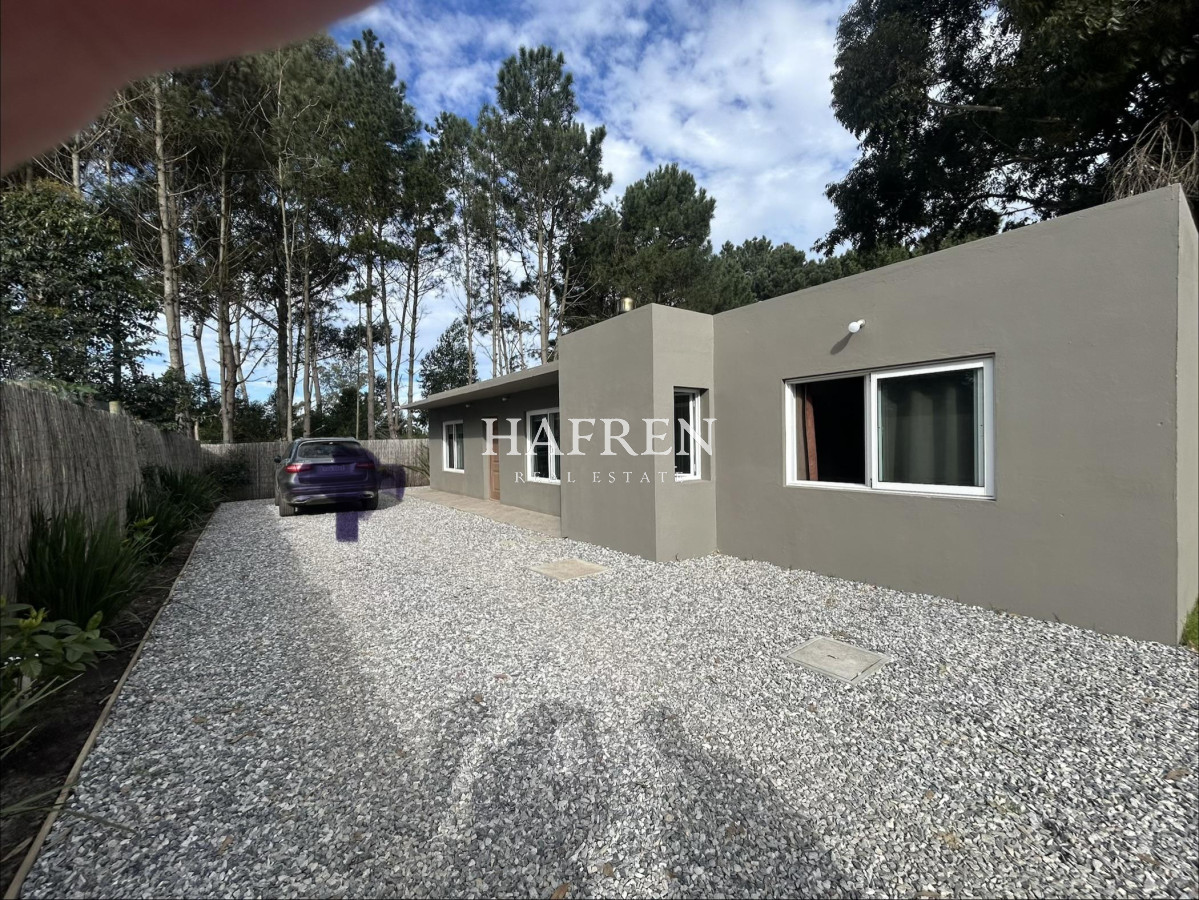 Casa ID.455 - Venta Casa Punta del Este. Parque Burnett. 3 dormitorios y 2 baños con Piscina