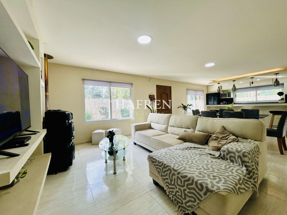 Casa ID.455 - Venta Casa Punta del Este. Parque Burnett. 3 dormitorios y 2 baños con Piscina